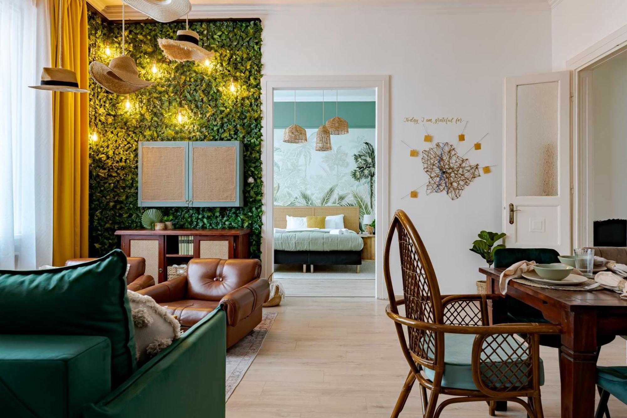 Jungle Aesthetics Downtown Apartman Aircon And Garage Parking Budapeste Exterior foto