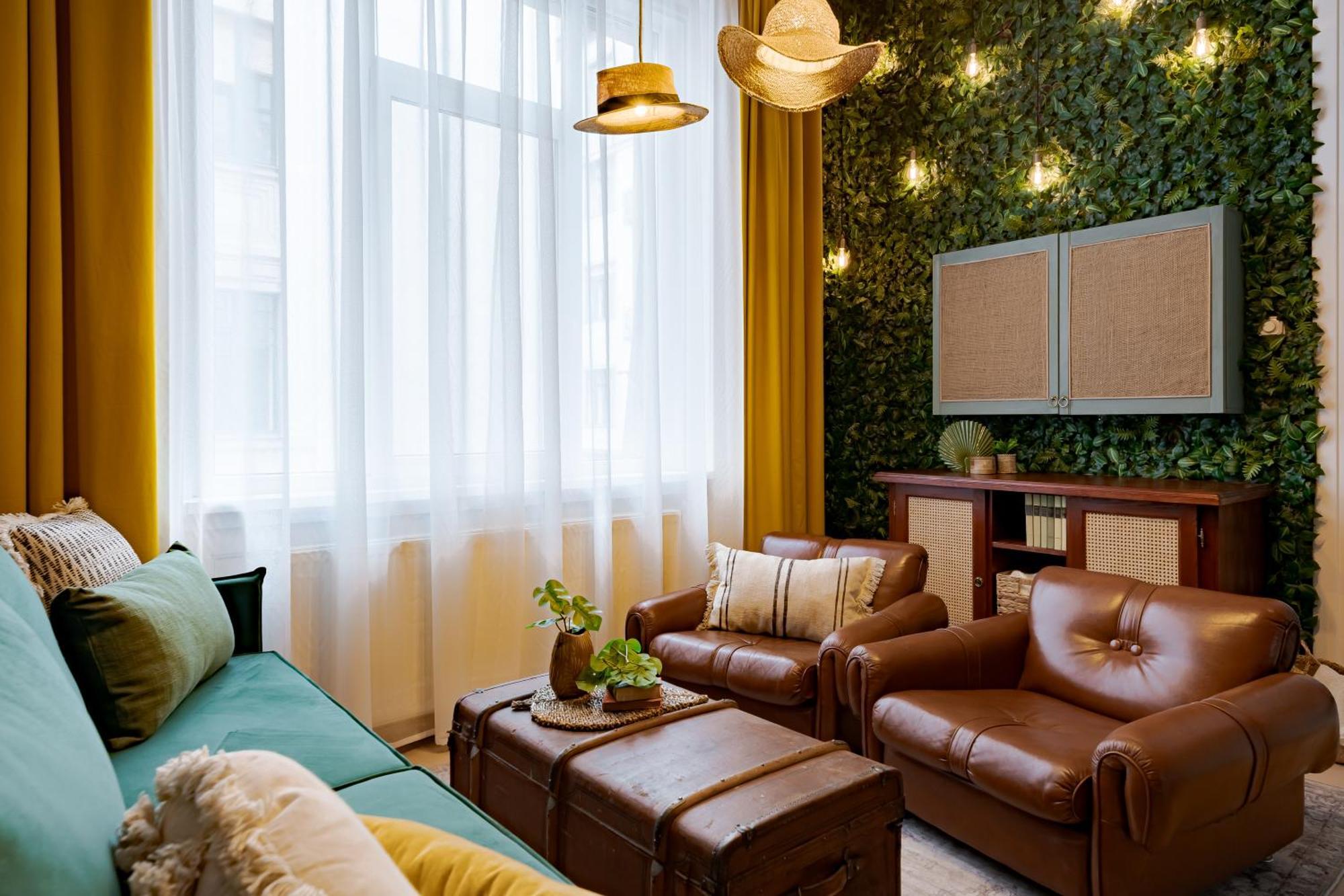 Jungle Aesthetics Downtown Apartman Aircon And Garage Parking Budapeste Exterior foto