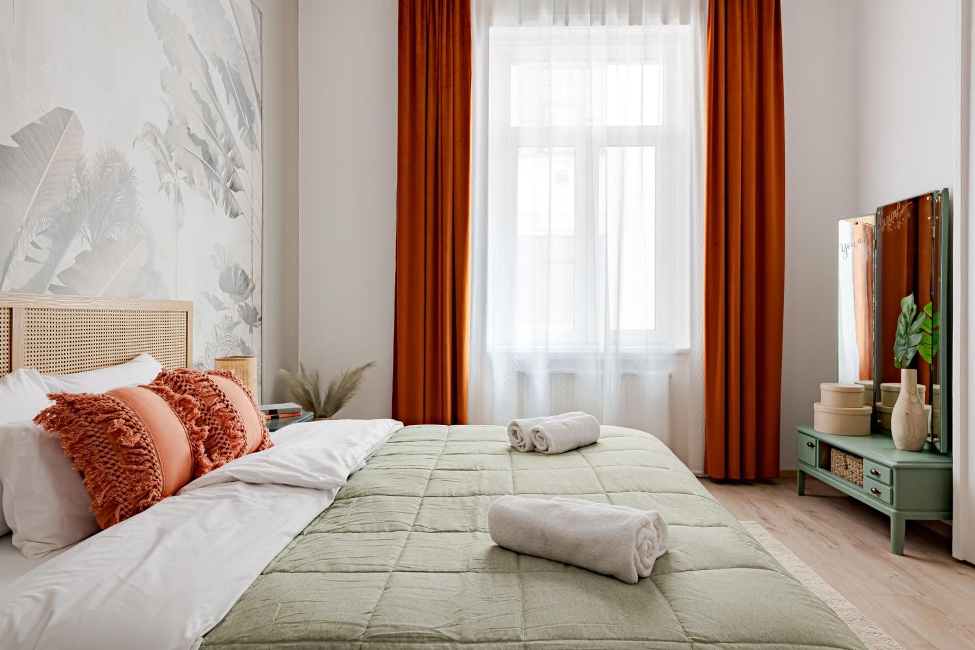 Jungle Aesthetics Downtown Apartman Aircon And Garage Parking Budapeste Exterior foto